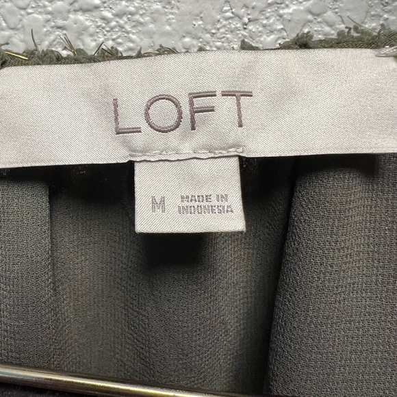 LOFT Olive Textured Blouse Gold Thread Metallic Ruffle Collar Romantic Boho M - Picture 3 of 4